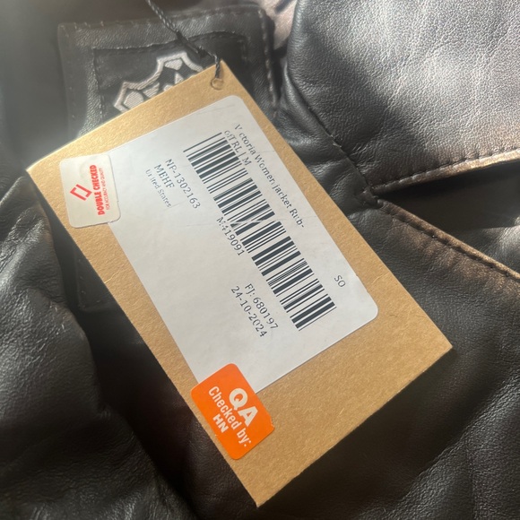 Women's Victoria Black Leather Jacket NWT - Picture 6 of 10